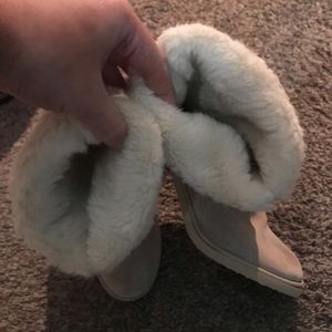 High heeled fuzzy boots